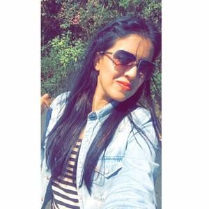 Meet your Posher, Samia